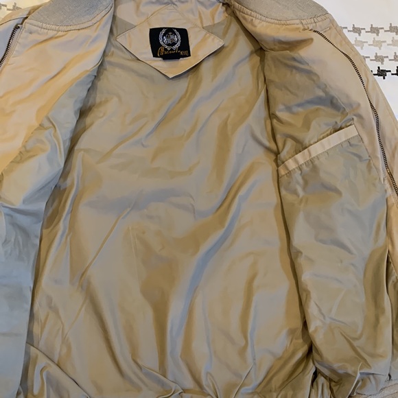 Lightweight zip up jacket - Picture 2 of 5